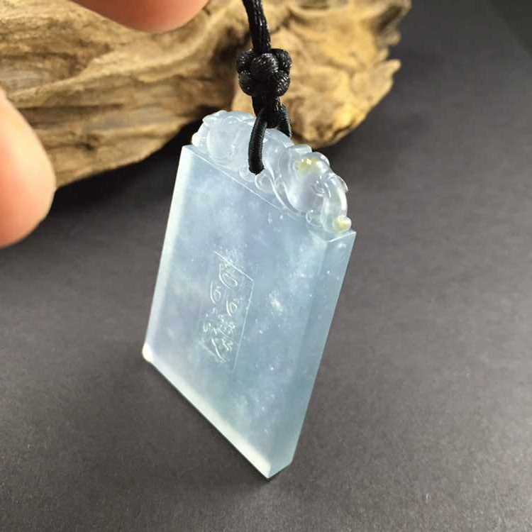 天然A货翡翠 高冰起光老种龙牌