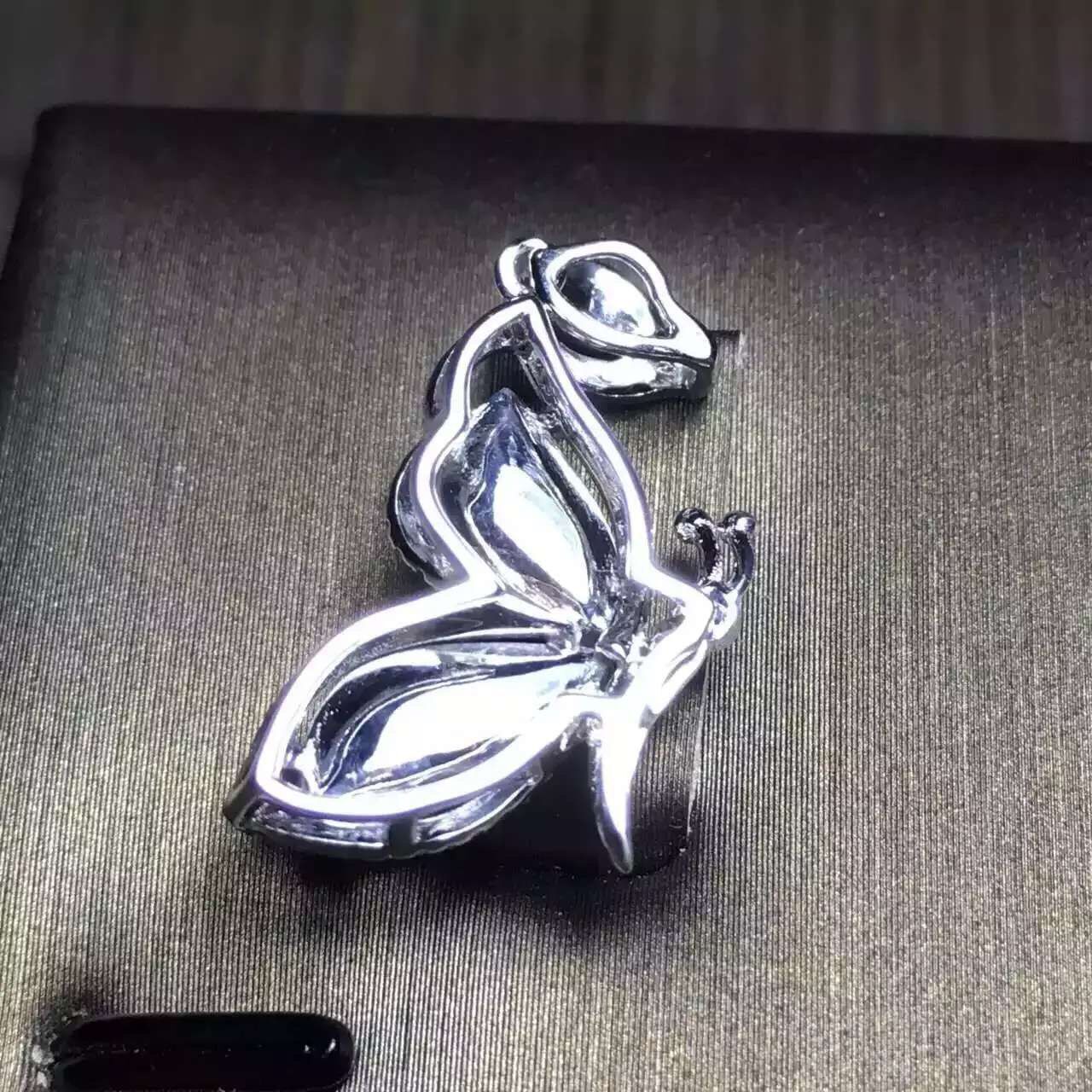 老坑阳绿蝴蝶吊坠