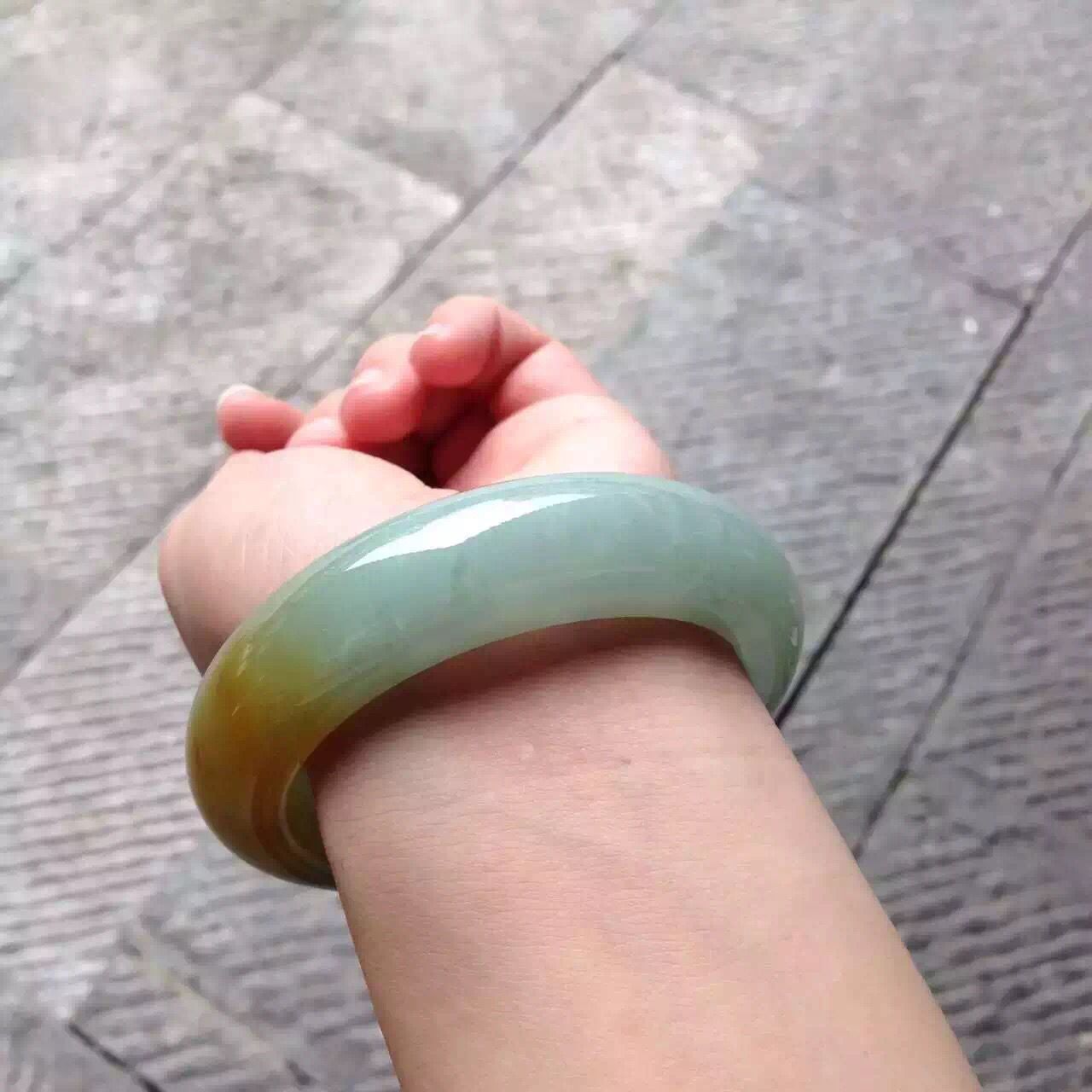 天然A货翡翠 水润黄翡正圈翡翠手镯