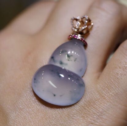 天然A货翡翠 高冰种飘花起光葫芦