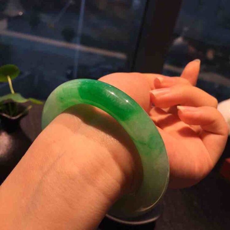 圆条绿镯子