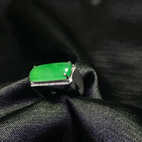 天然A货翡翠 k金加钻翡翠戒指
