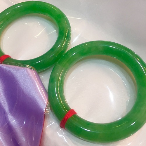 58-13翡翠手镯，五八一三圈口满色手镯，满绿手镯58圈口